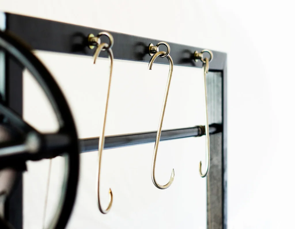 S HOOKS